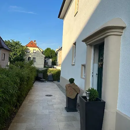 Altes Stadthaus Mit Garten Und Gewolbekeller